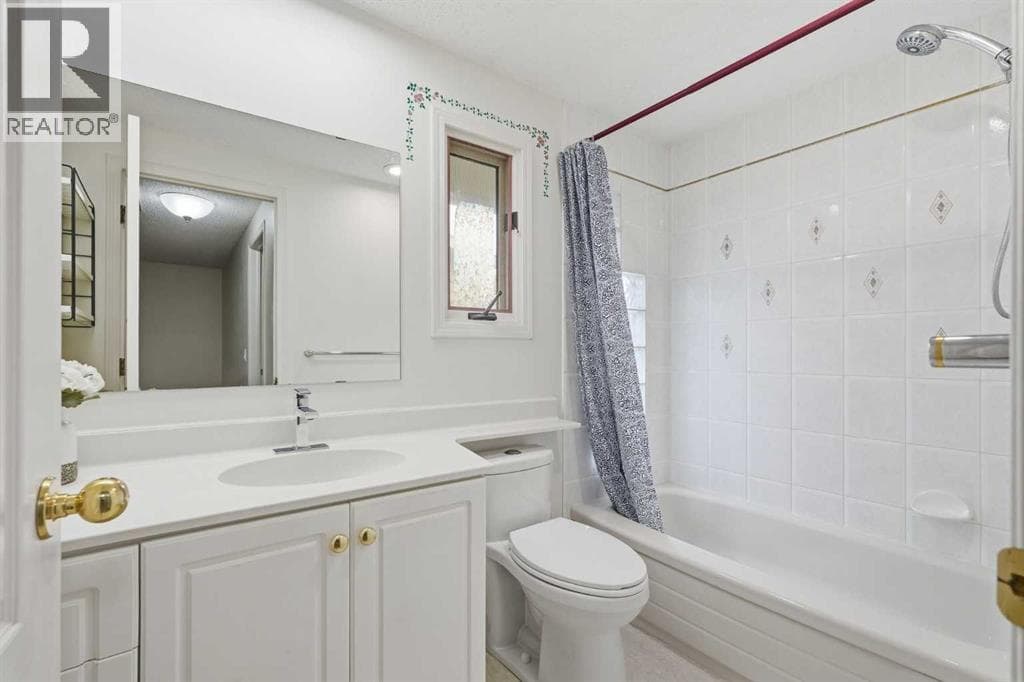 11 Edgemont Rise NW property photo 32