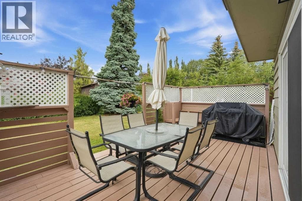 11 Edgemont Rise NW property photo 38