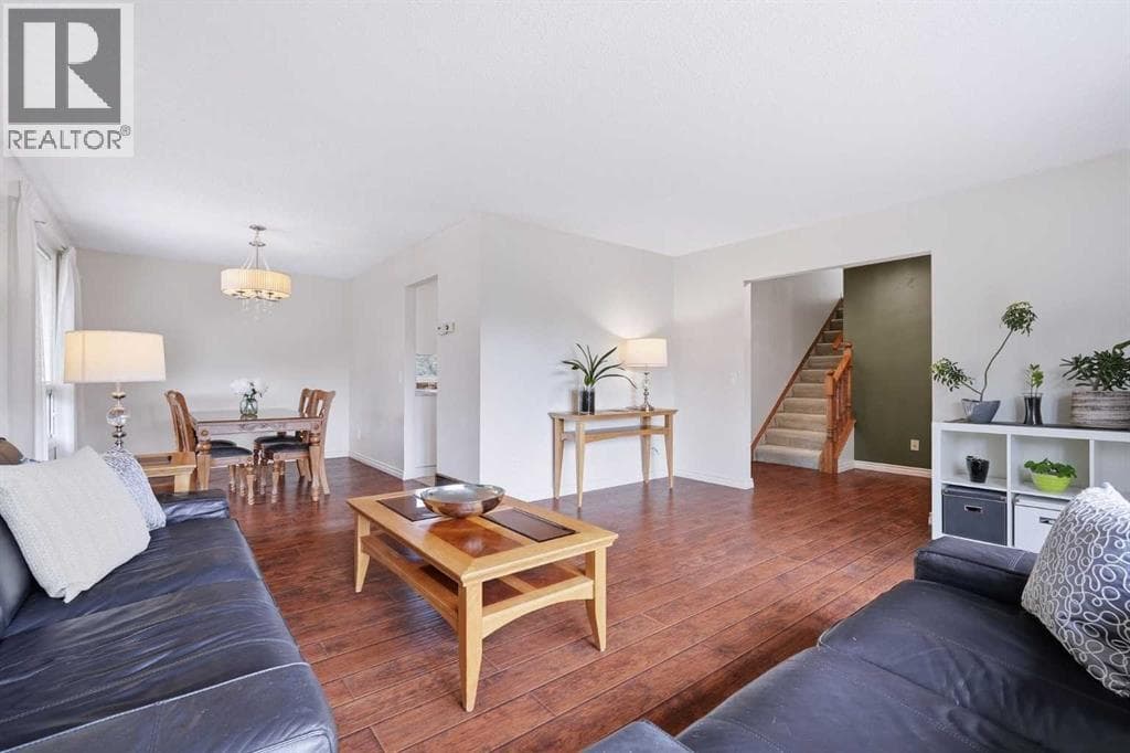 11 Edgemont Rise NW property photo 8