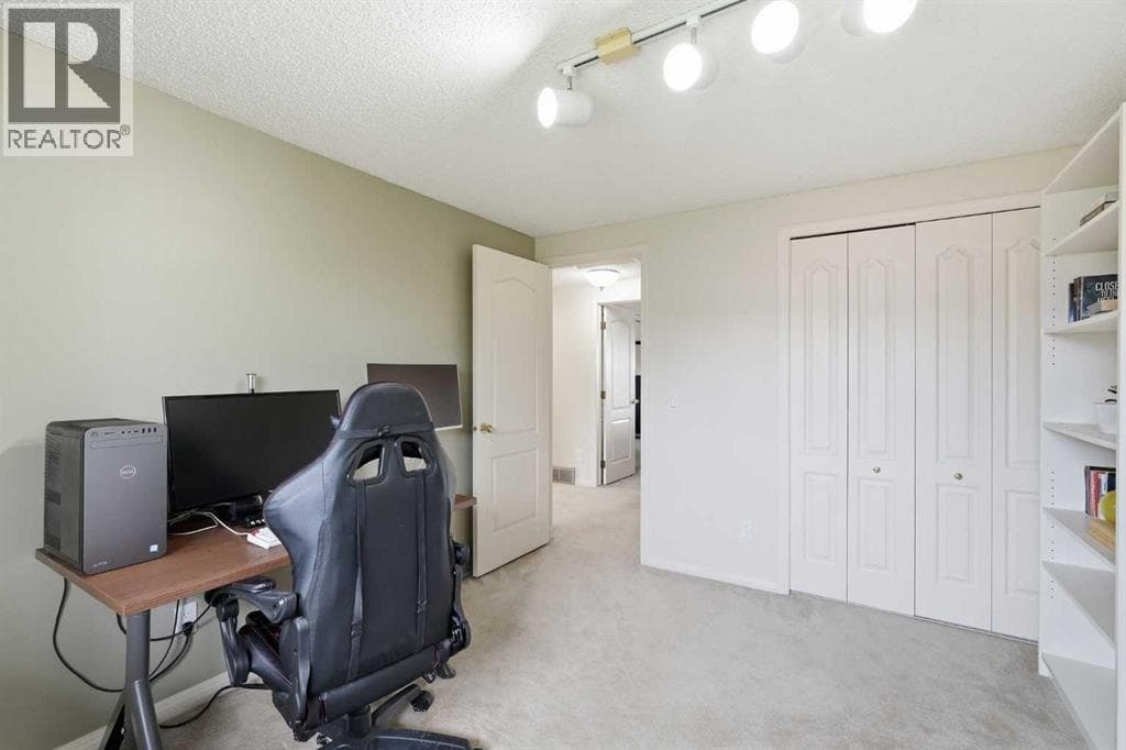 11 Edgemont Rise NW property photo 30
