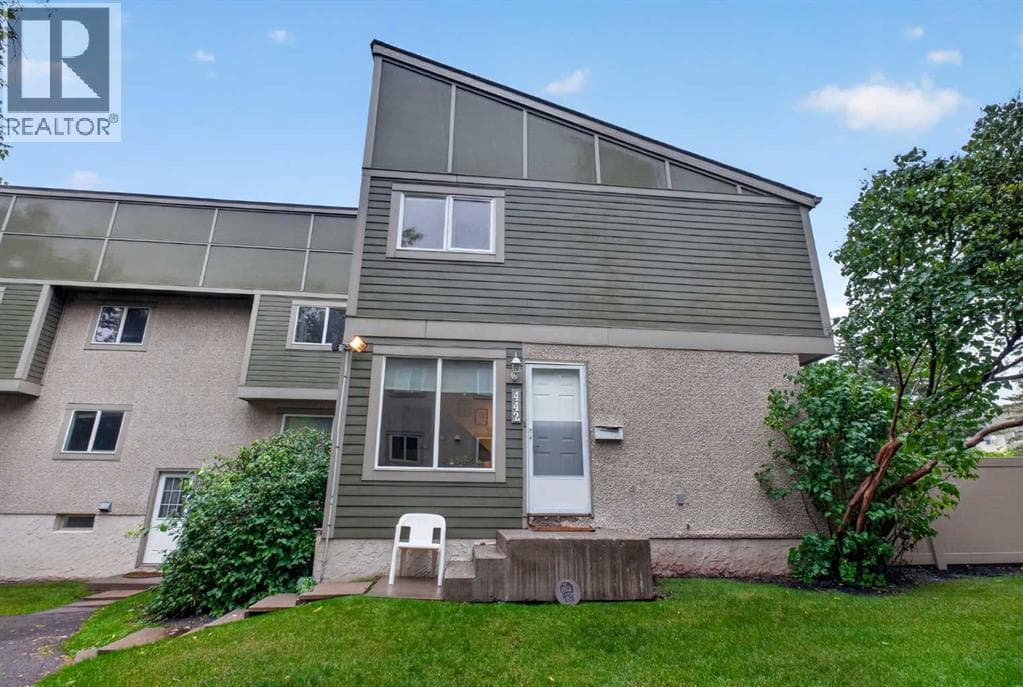 442, 406 Blackthorn Road NE