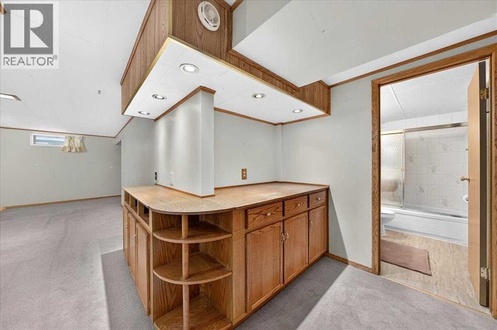 4831 48 Street NW property photo 24