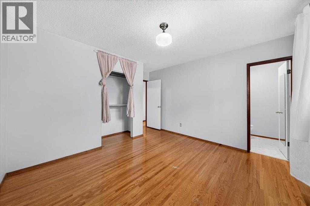 4831 48 Street NW property photo 14