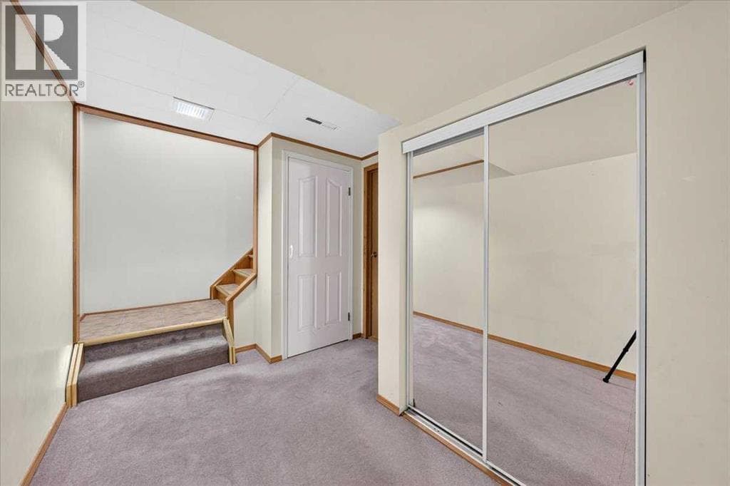 4831 48 Street NW property photo 21