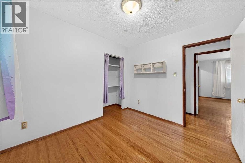 4831 48 Street NW property photo 17