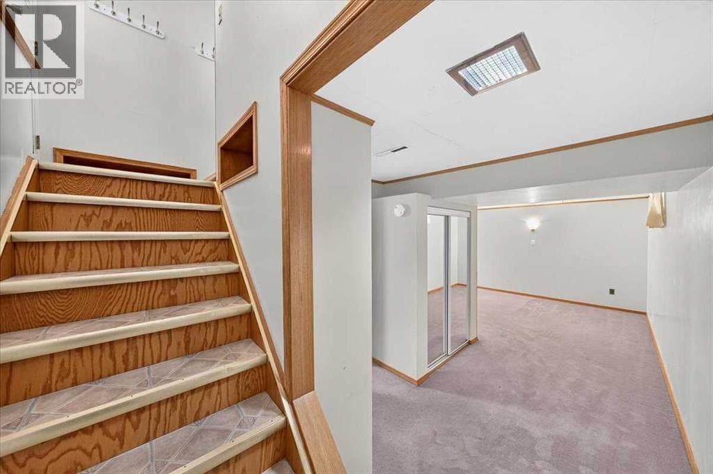 4831 48 Street NW property photo 20