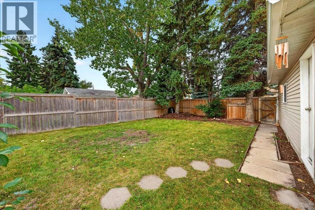 4831 48 Street NW property photo 35