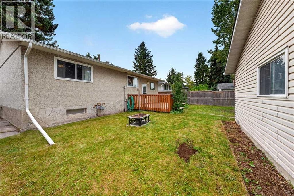 4831 48 Street NW property photo 34