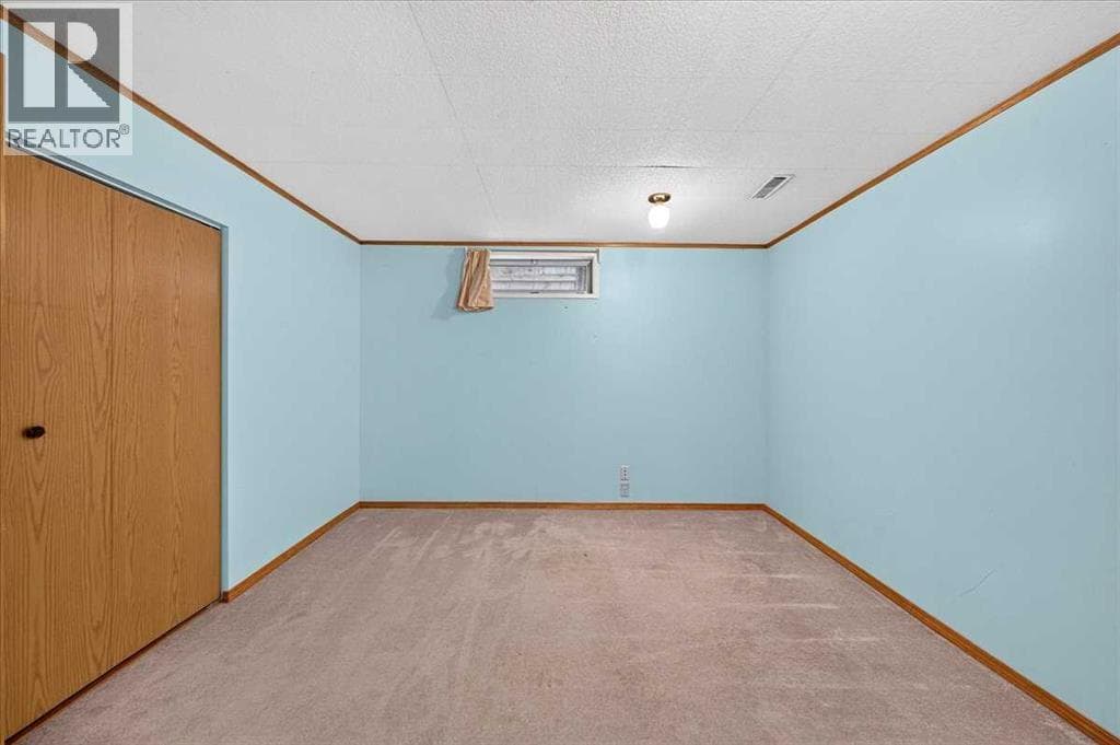 4831 48 Street NW property photo 30