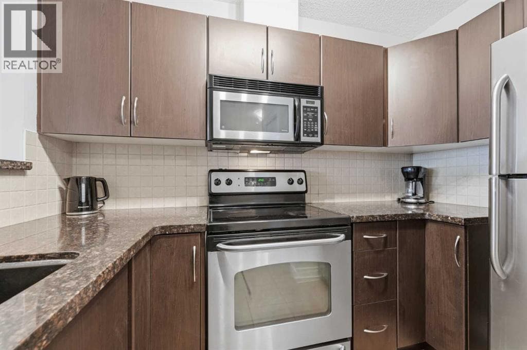 1907, 1053 10 Street SW property photo 8