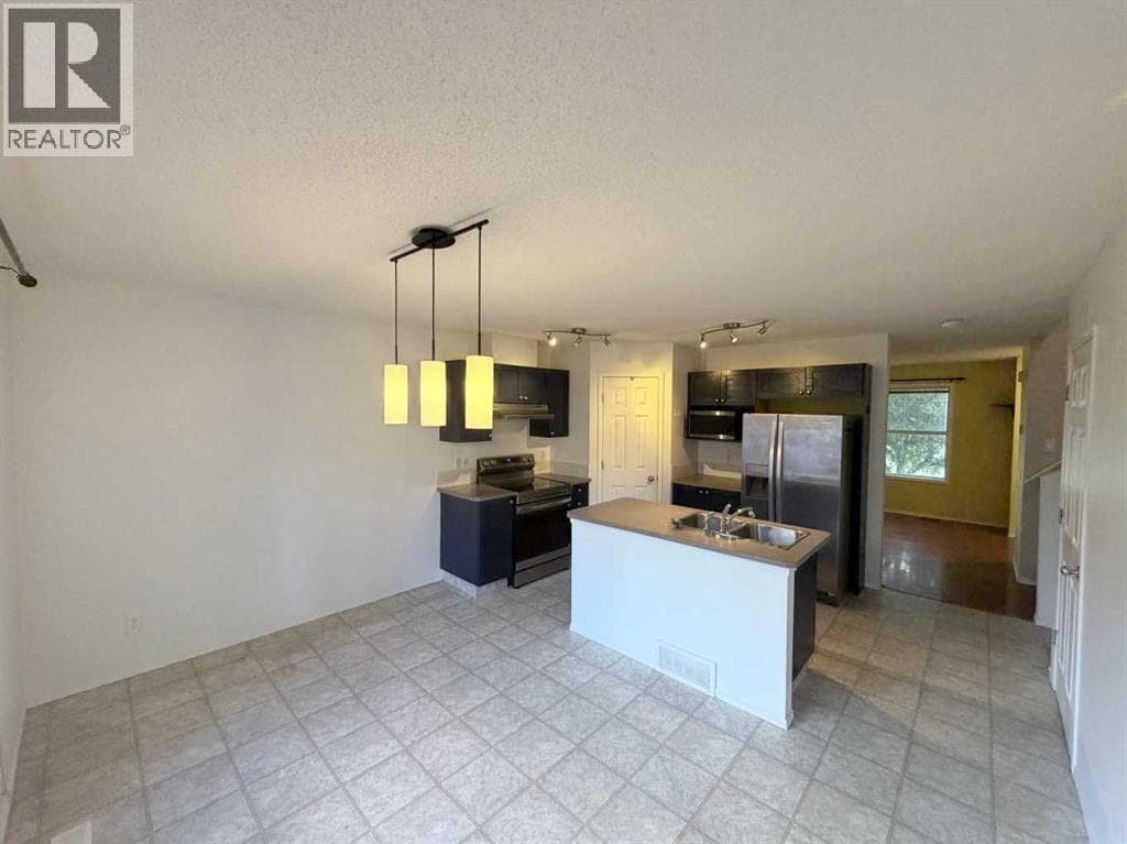75 Covepark Square NE property photo 12