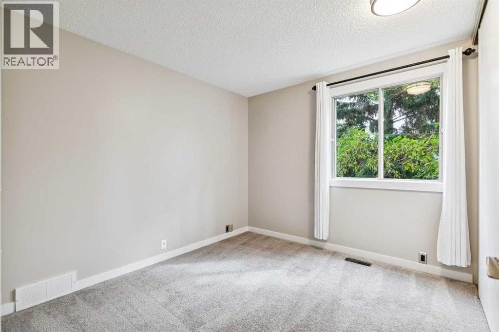 48 Woodglen Court SW property photo 28