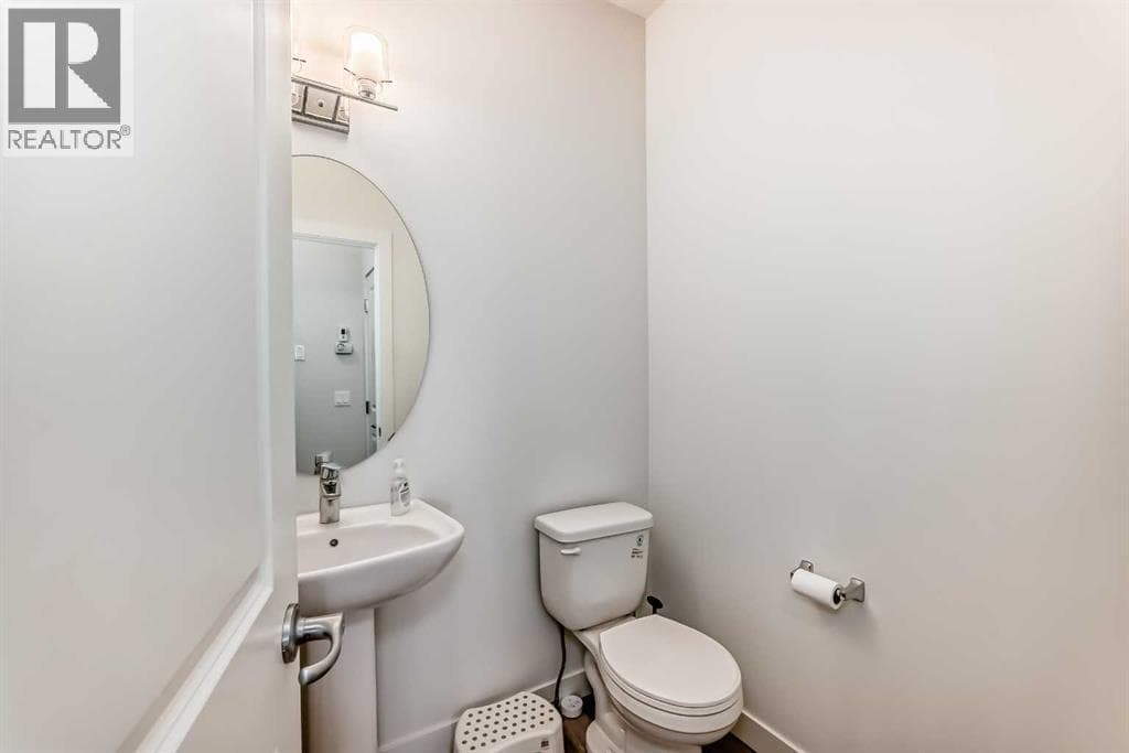 306, 11 Evanscrest Mews NW property photo 7