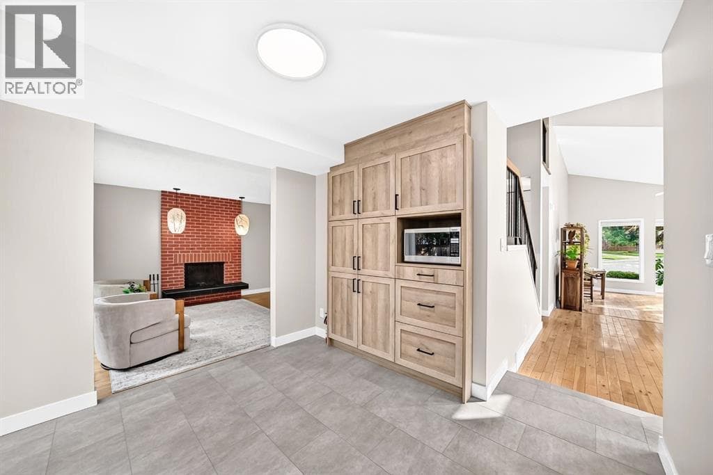 39 Woodfield Crescent SW property photo 16