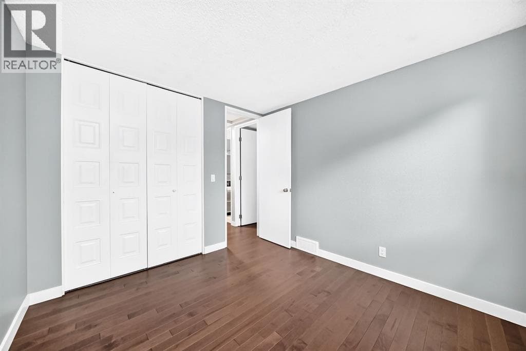 39 Woodfield Crescent SW property photo 22