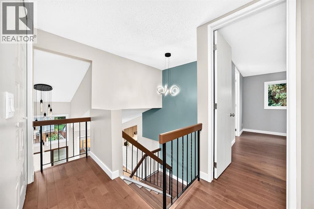 39 Woodfield Crescent SW property photo 10