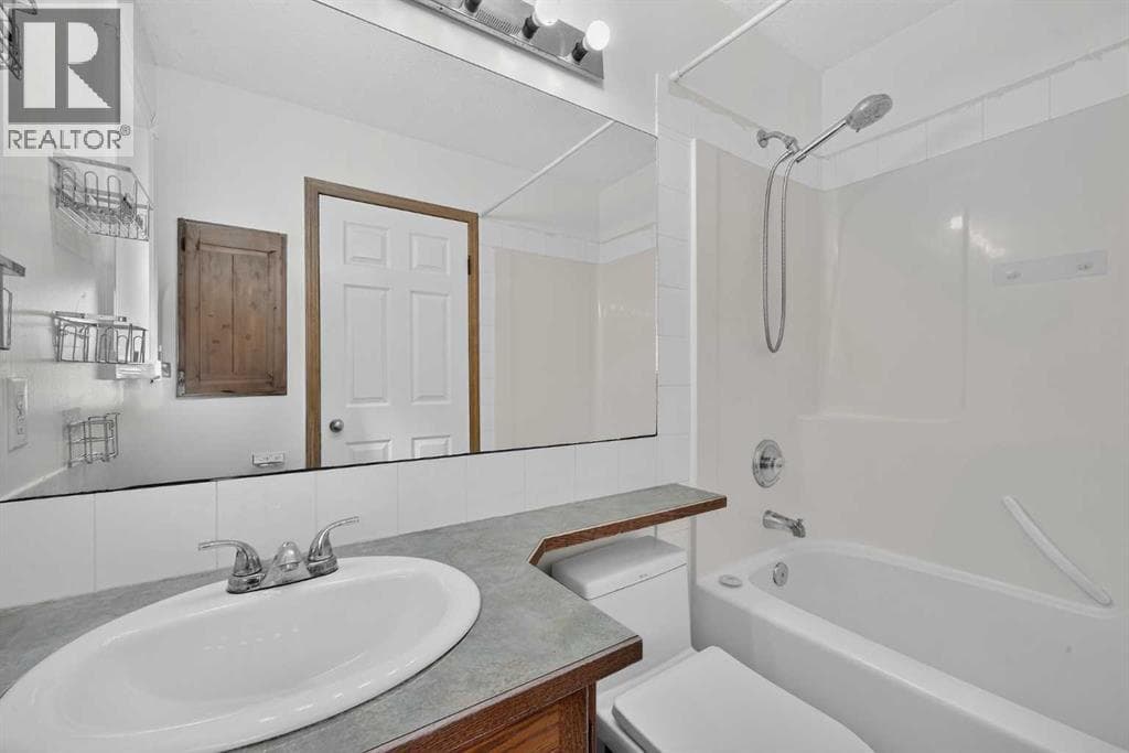 446 Harvest Hills Drive NE property photo 33