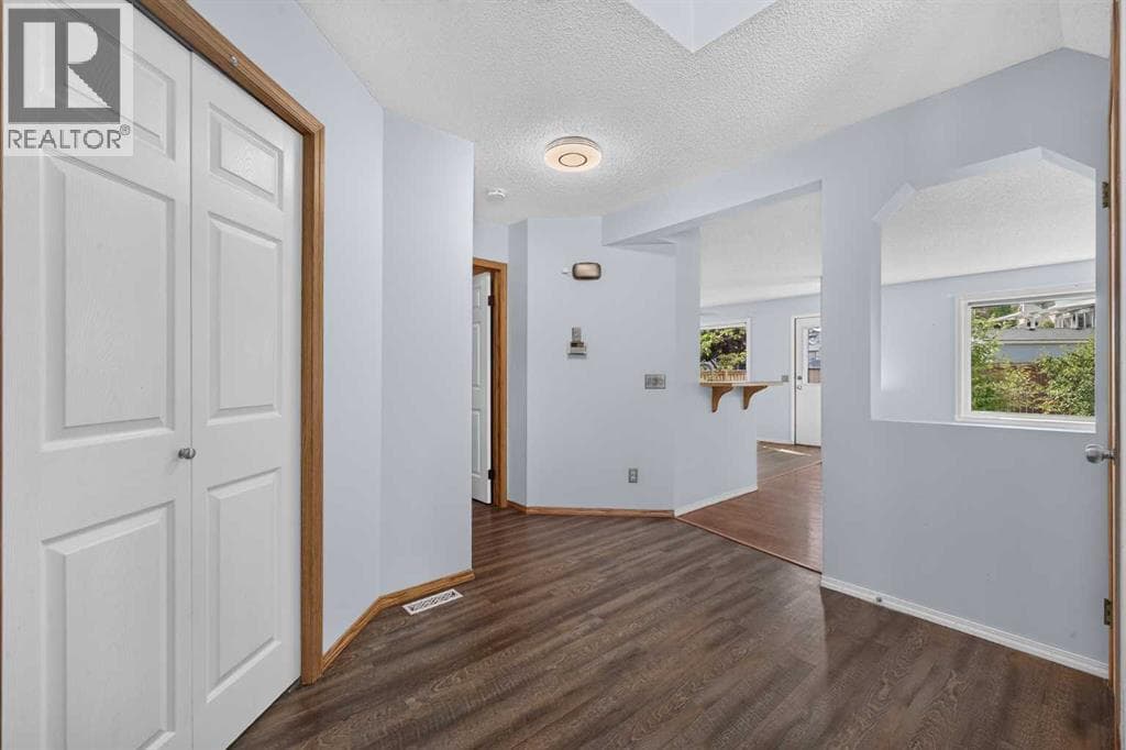 446 Harvest Hills Drive NE property photo 8