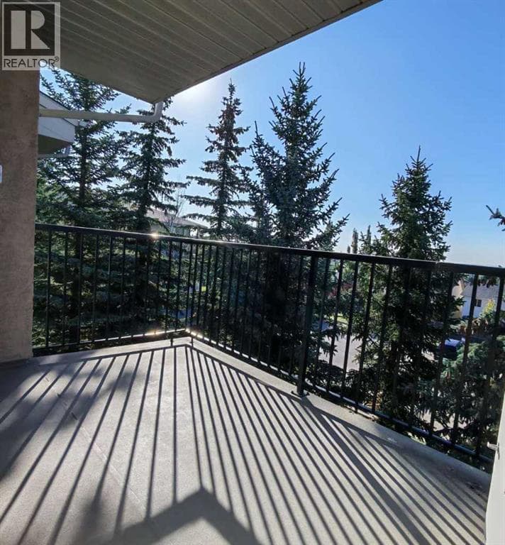 304, 69 Springborough Court SW property photo 3