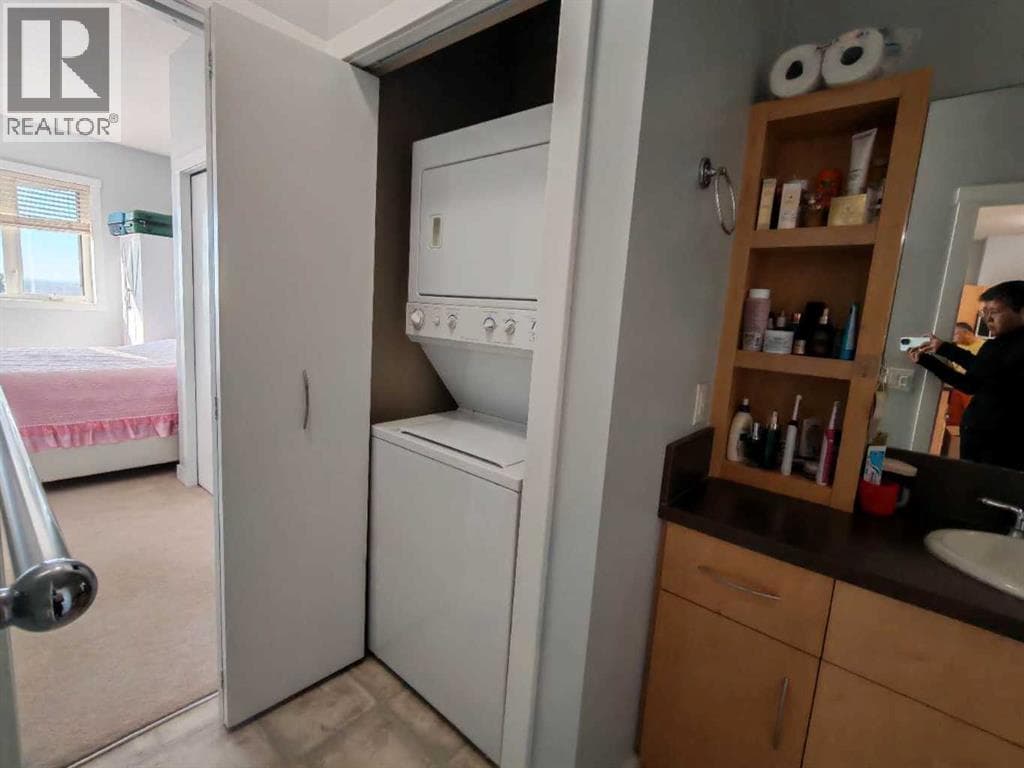 304, 69 Springborough Court SW property photo 15