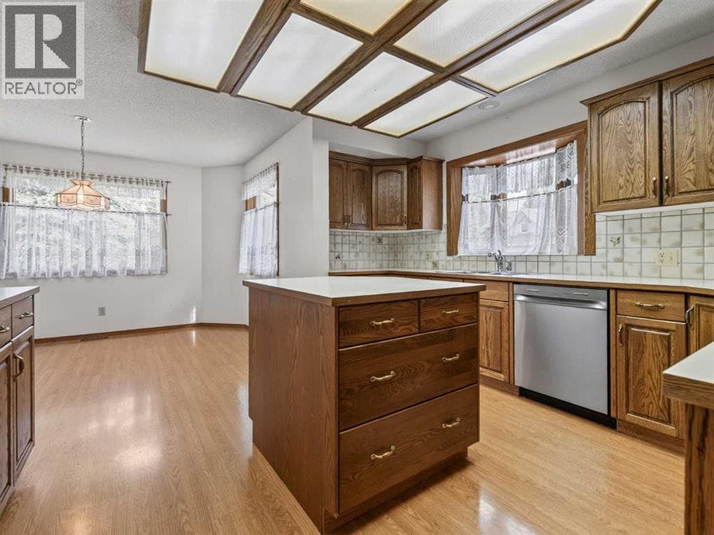 92 Scandia Hill NW property photo 4