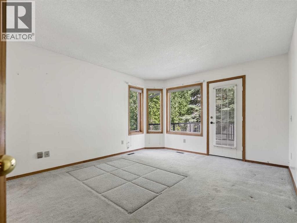 92 Scandia Hill NW property photo 10
