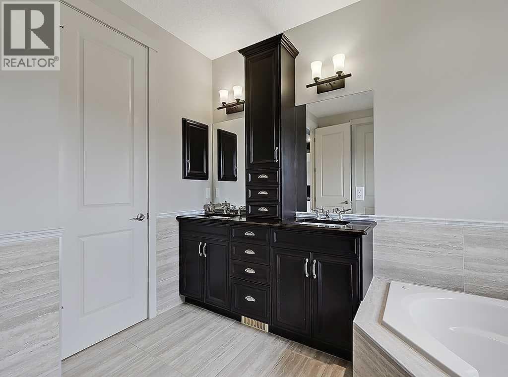 9318 14 Avenue SW property photo 30