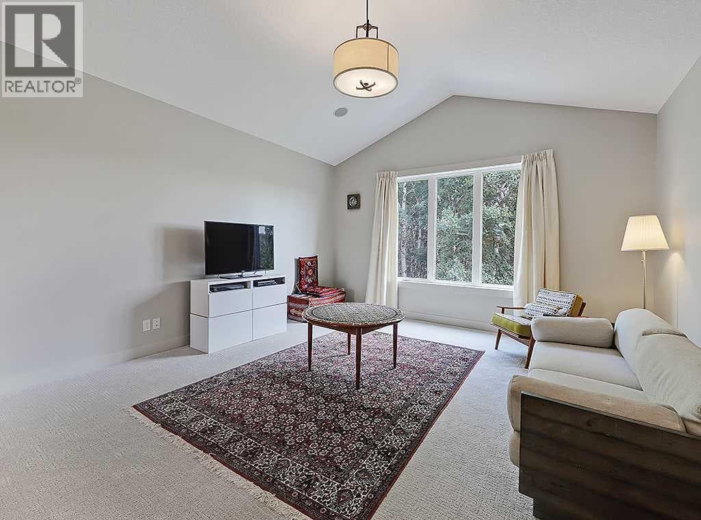 9318 14 Avenue SW property photo 24