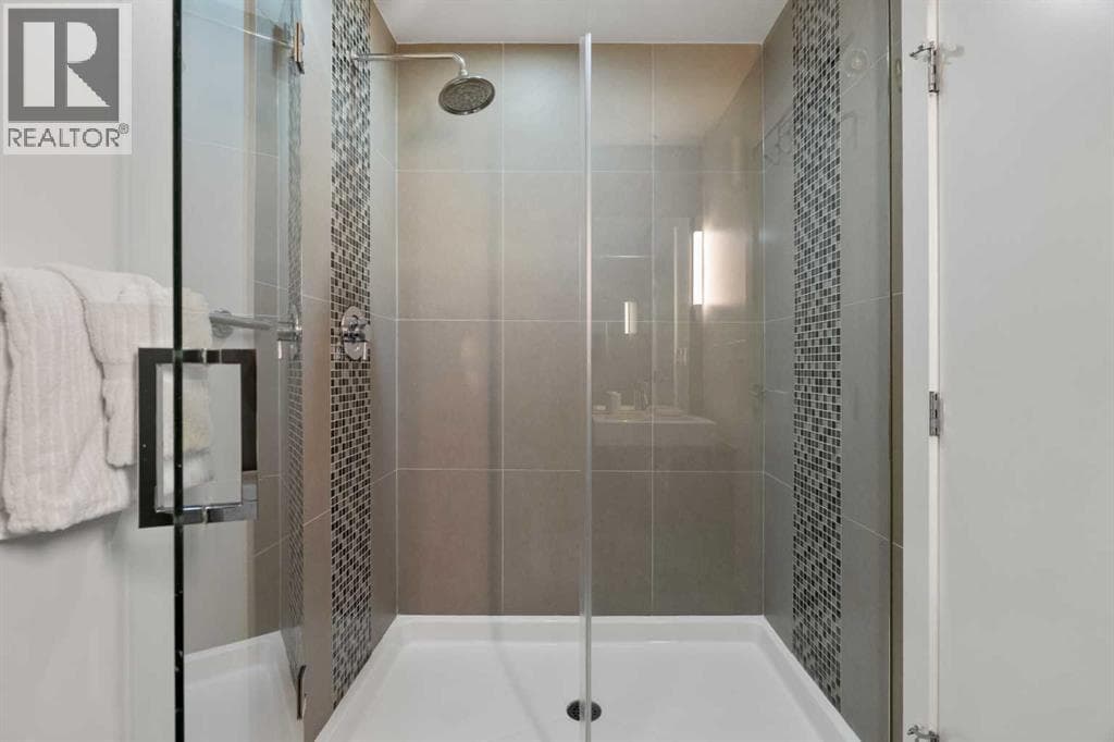 810, 550 Riverfront Avenue SE property photo 29