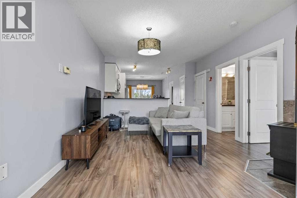 304, 1540 17 Avenue SW property photo 2