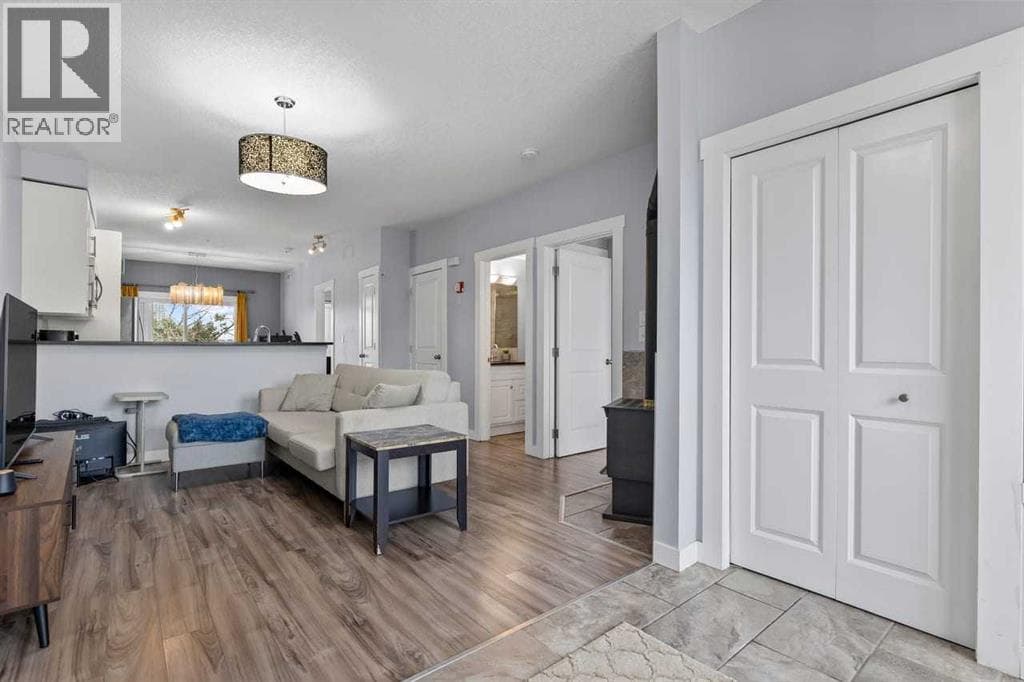 304, 1540 17 Avenue SW property photo 3