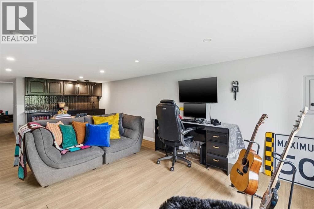 84 EDENSTONE Way NW property photo 41