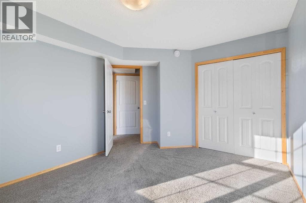 104, 23 Everridge Square SW property photo 14