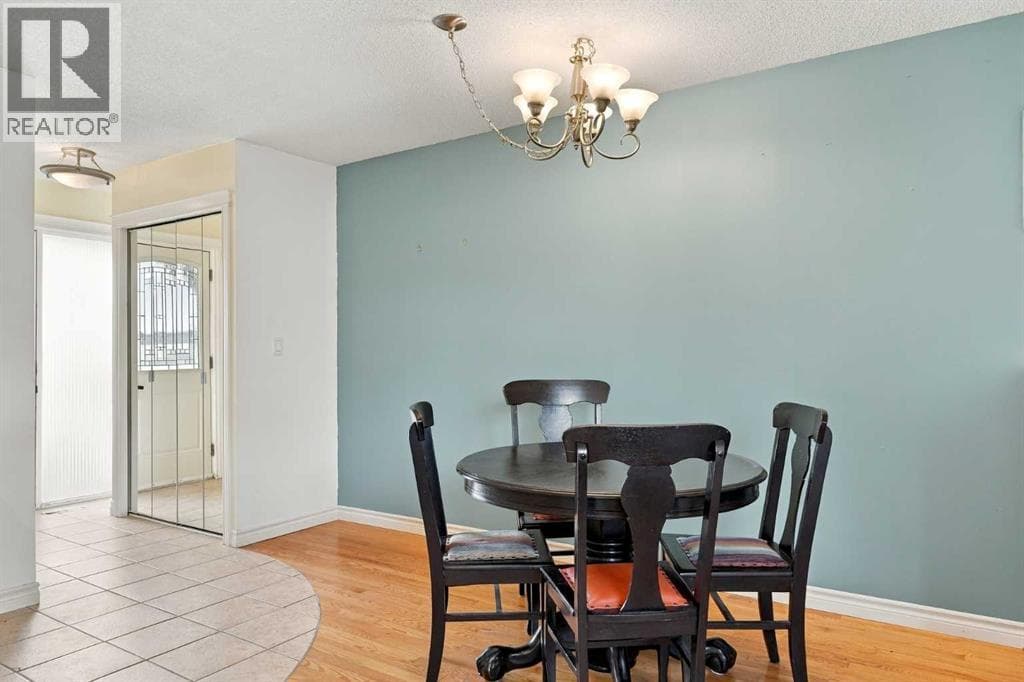6624 37 Street SW property photo 10