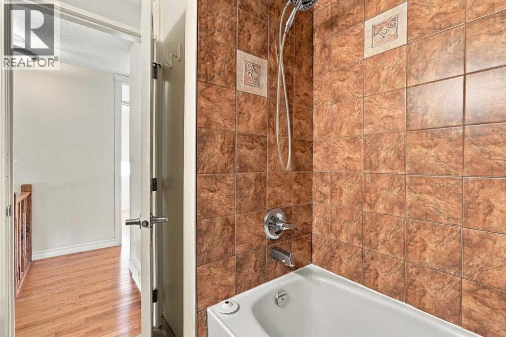 6624 37 Street SW property photo 17