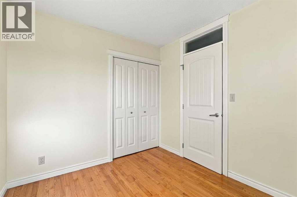 6624 37 Street SW property photo 20