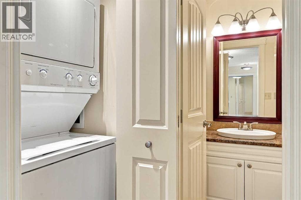 6624 37 Street SW property photo 11
