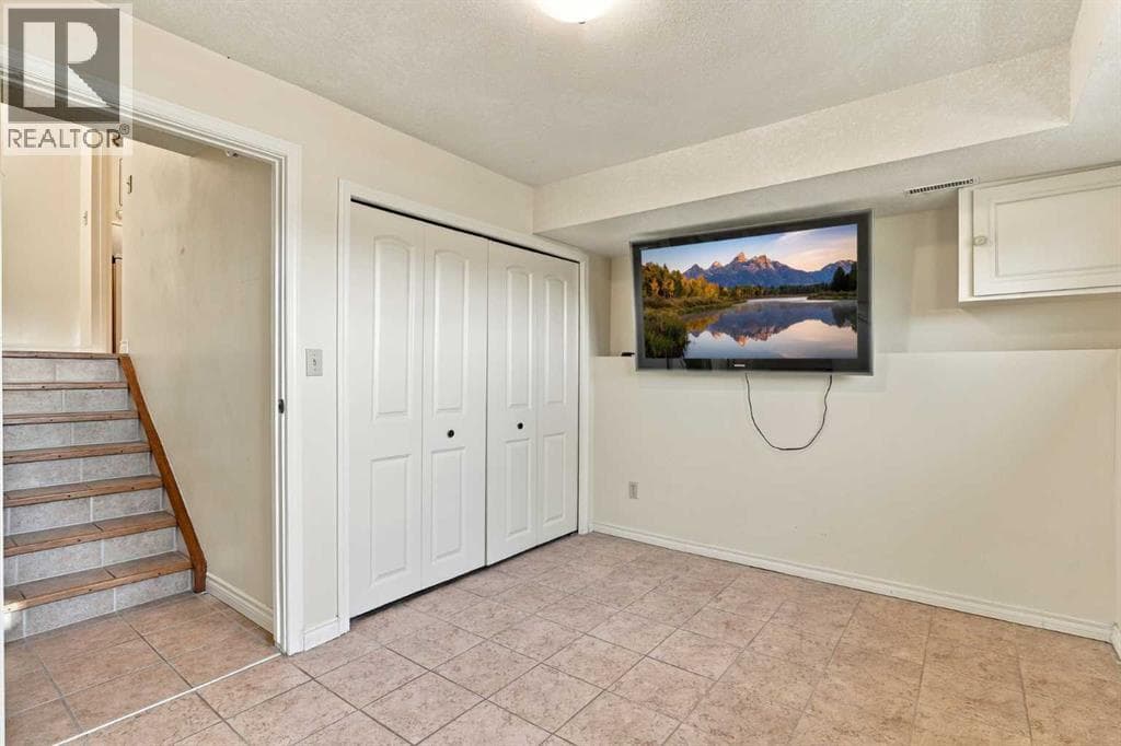 6624 37 Street SW property photo 21