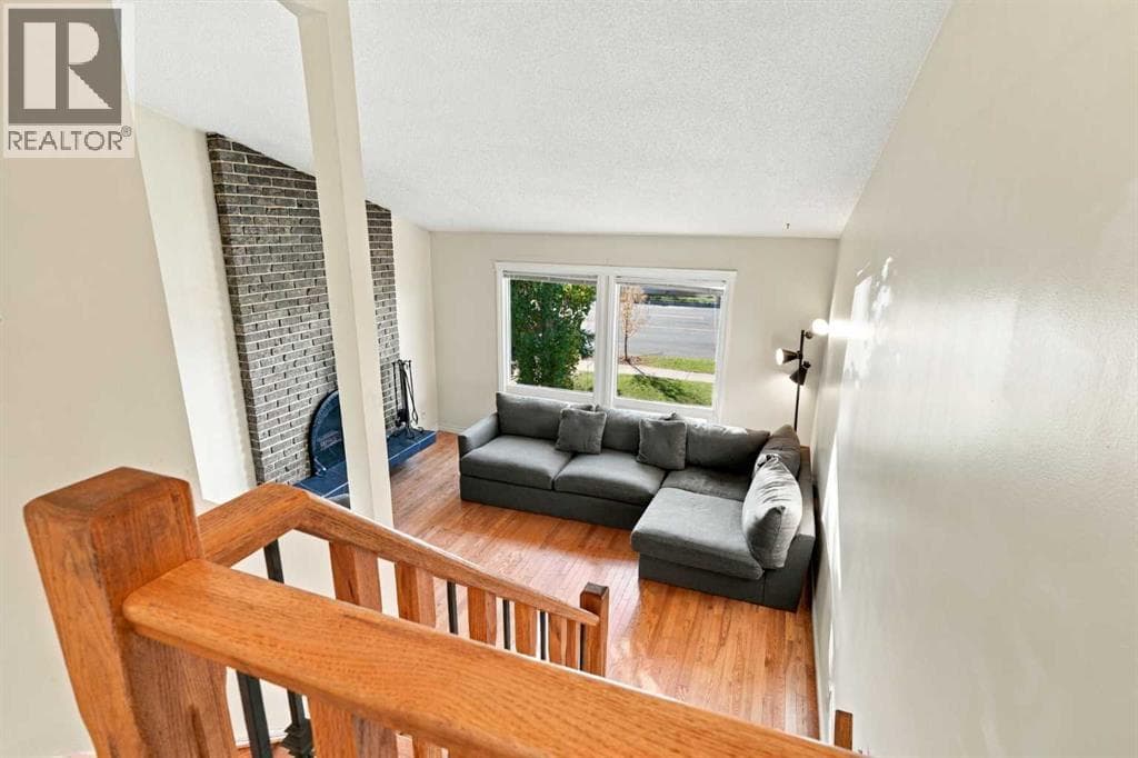 6624 37 Street SW property photo 13