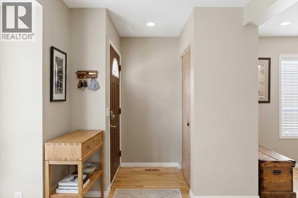 90 Coventry Lane NE property photo 2