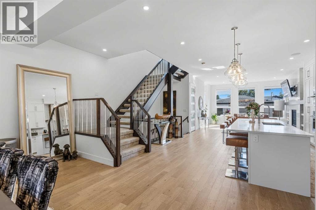 3308 2 Street NW property photo 4