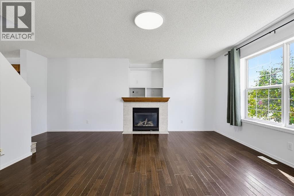 15 Coventry Link NE property photo 3