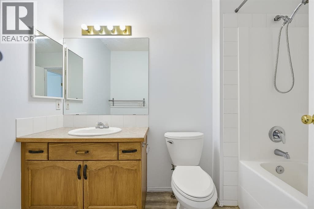 15 Coventry Link NE property photo 16
