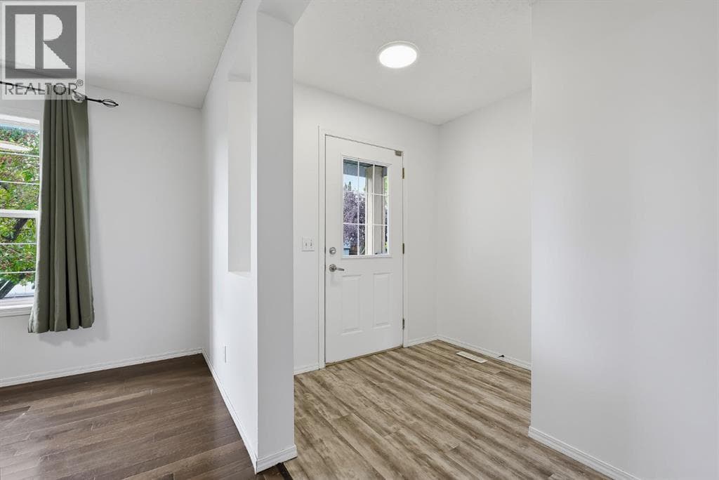 15 Coventry Link NE property photo 2