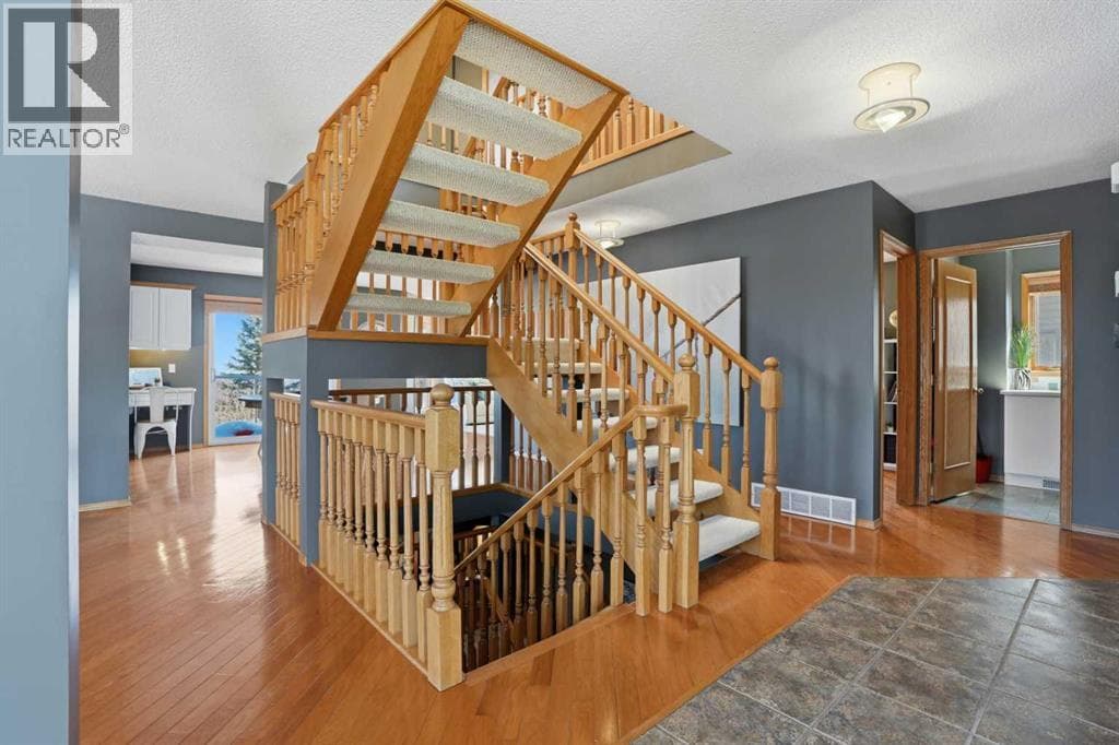 131 Edgebrook Circle NW property photo 25