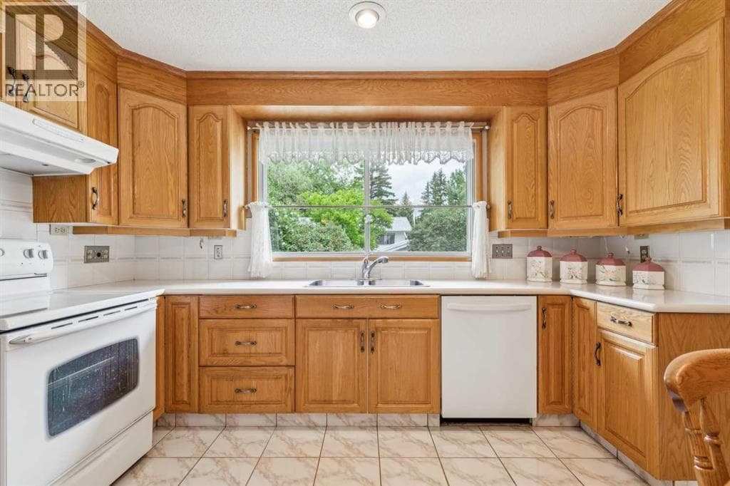 5036 Vallance Crescent NW property photo 14