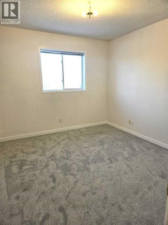 182 Coventry Close NE property photo 24