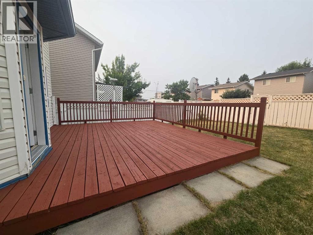182 Coventry Close NE property photo 29