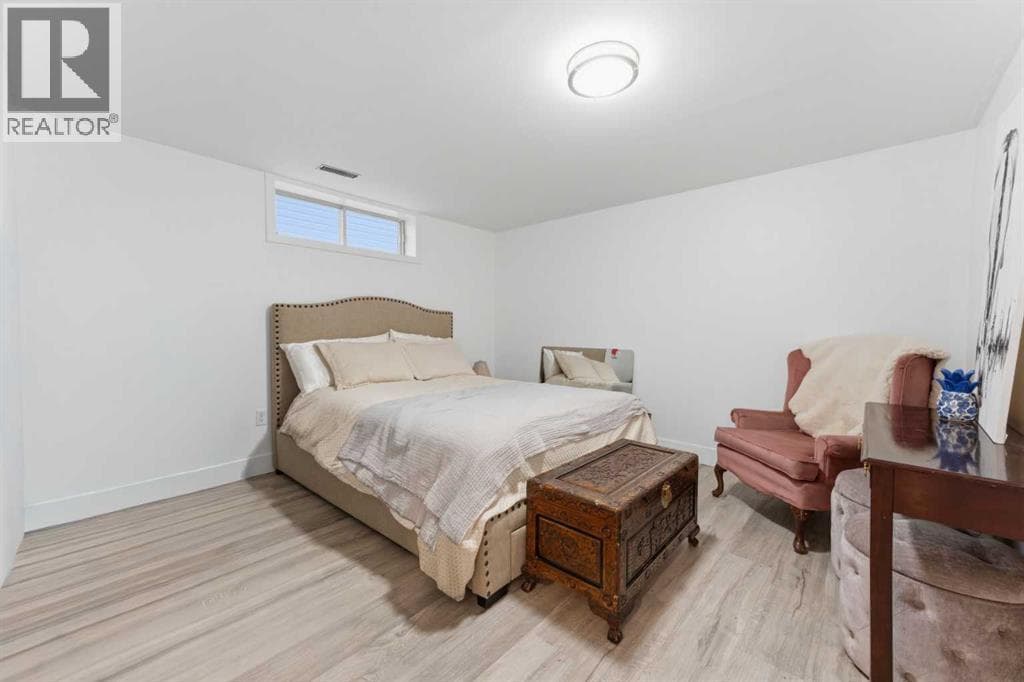 5316 La Salle Crescent SW property photo 23