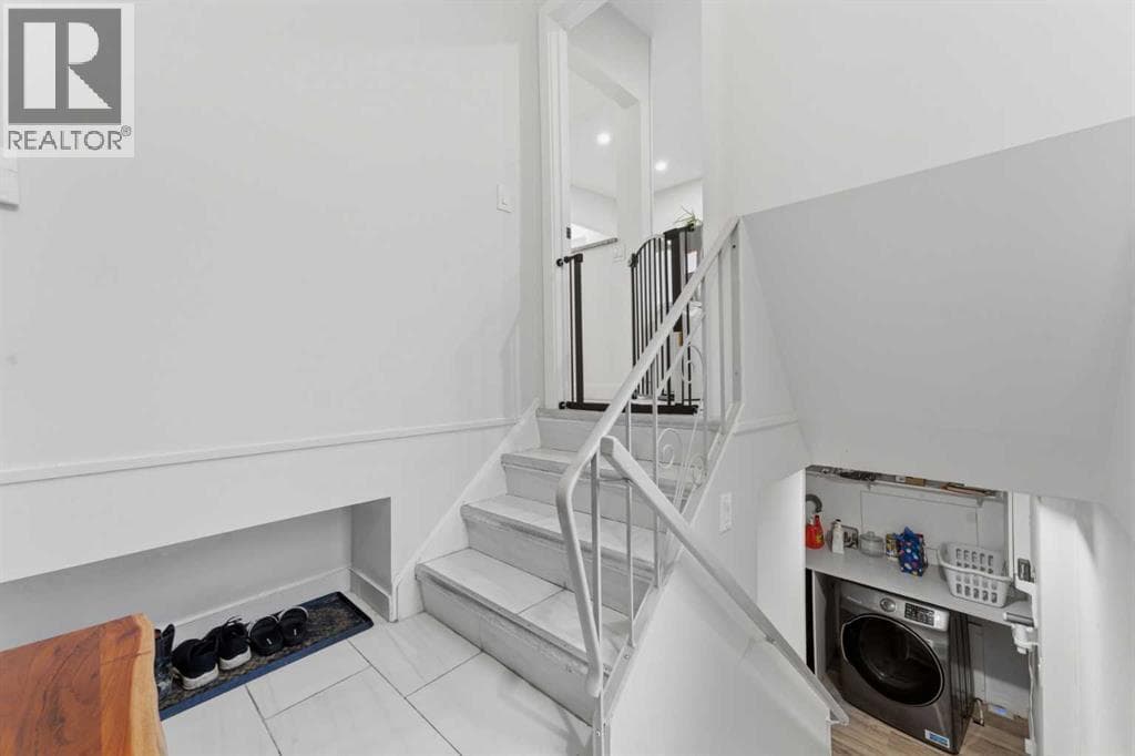 5316 La Salle Crescent SW property photo 21